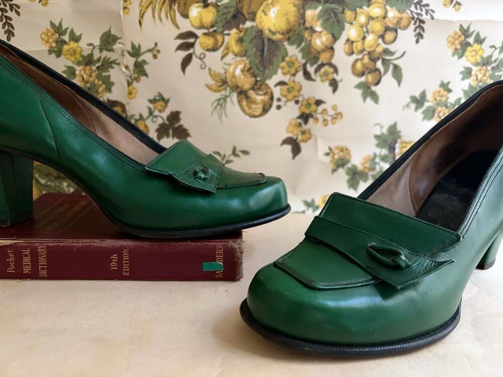 Vintage Green Leather Pumps Chunky Heel Loafers Retro 1960s Womenβs Shoes US Siz